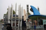 4-Day San Diego Sea World/Balboa Park, Disneyland/California Adventure Park, Universal Studios Tour **Holiday Special Tour**
